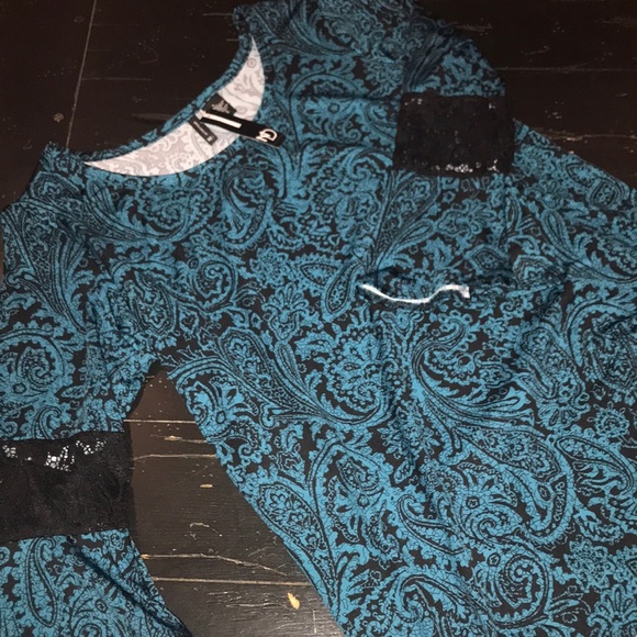 🖤NEW DIRECTIONS. NWT. - Picture 2 of 5